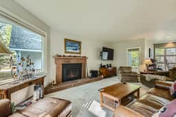 2-5033 Prima Court - Image 4