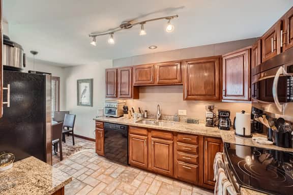 2-880 Homestead Drive - H33 - Image 5