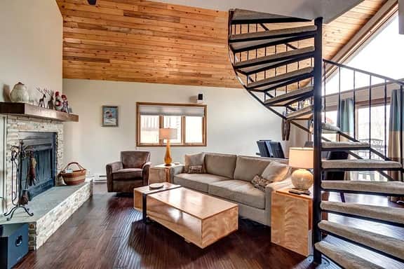 2-225 Eagle Dr 8B-Summer Only! - Image 4