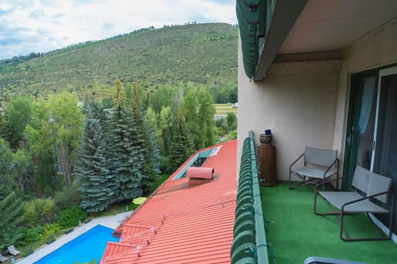 2-250 S Frontage Rd, Evergreen Lodge, 613 - Image 5