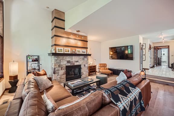 2-880 Homestead Drive - H33 - Image 1